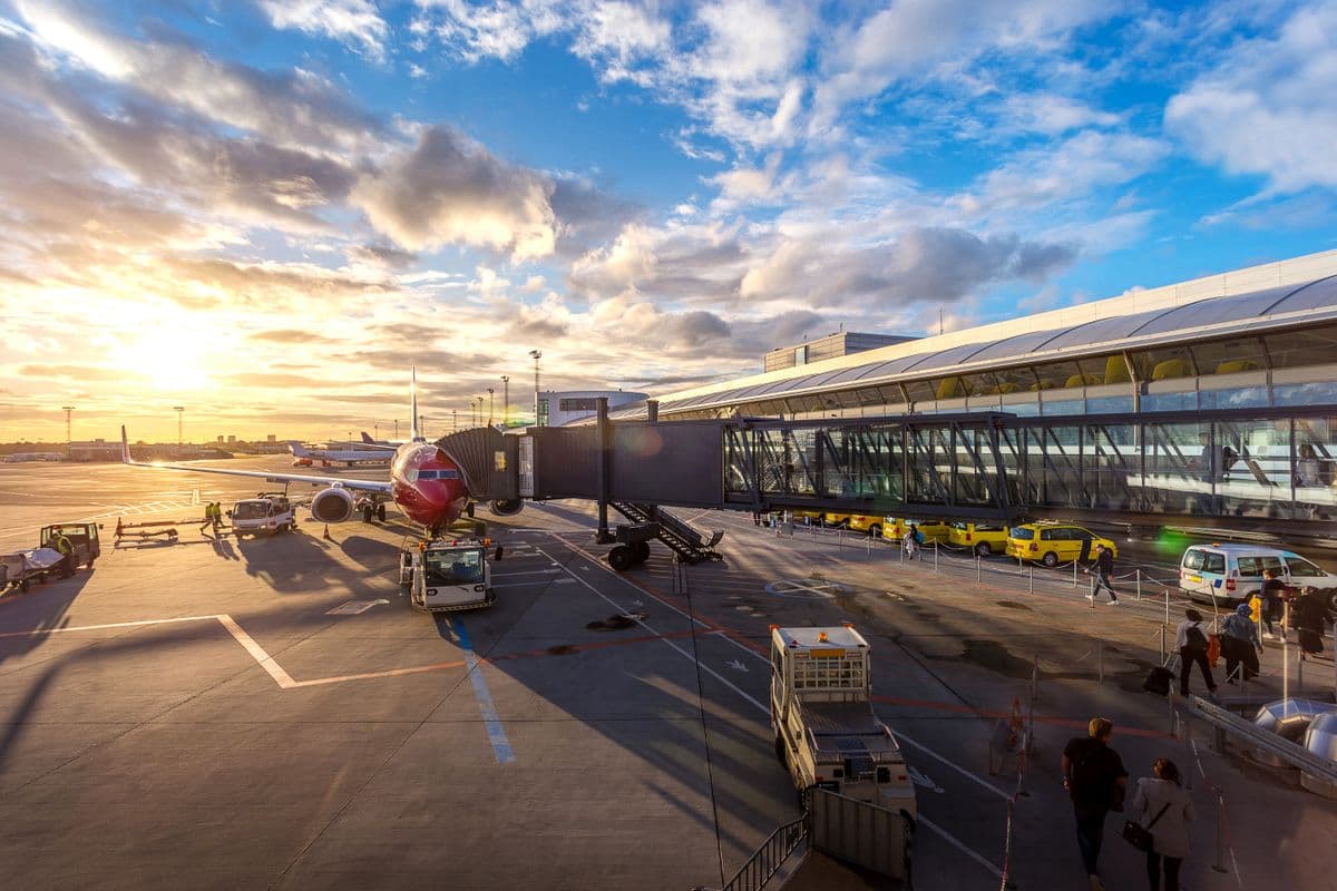How Private Jet Charter Operators Compete With Wheels Up, NetJets, and Fractional Programs cover image
