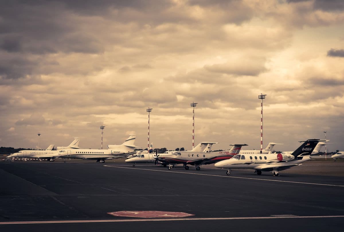Part 91 vs Part 135 Marketing Positioning for Aircraft Management Companies